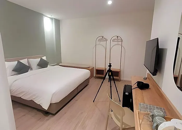 Squirrel House Hotel 3*